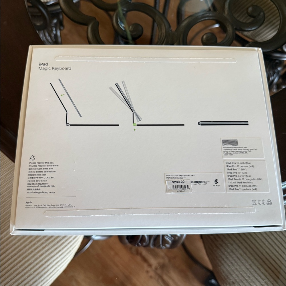 Apple iPad Pro 11in Magic Keyboard - Dark Gray - Picture 9 of 10